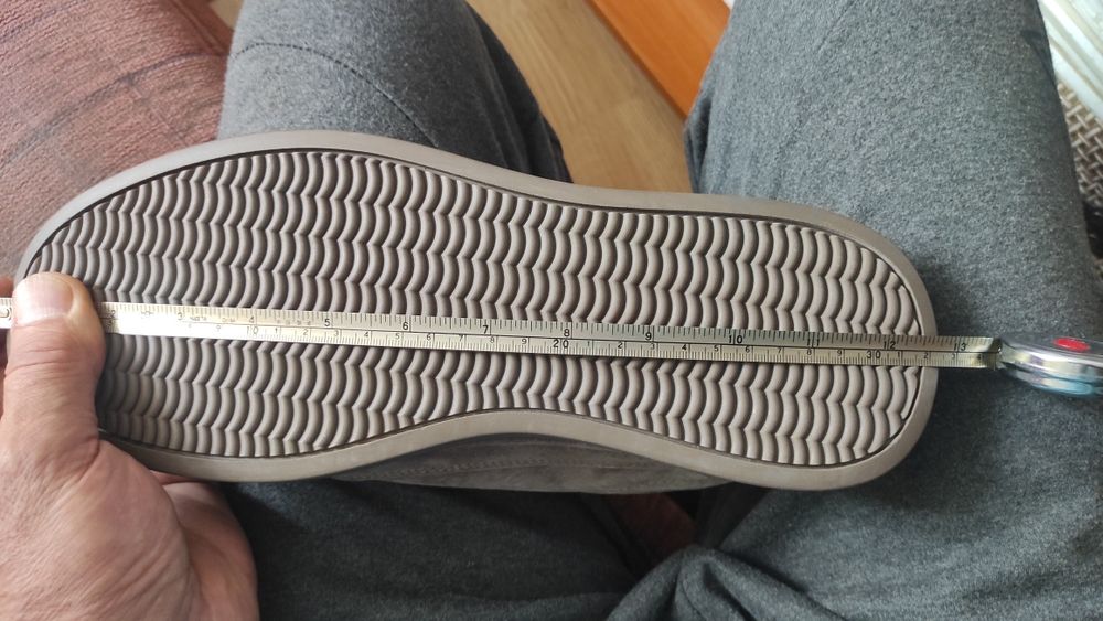 Pantofi bărbati noi marimea 45 inchidere cu sireturi elastice
