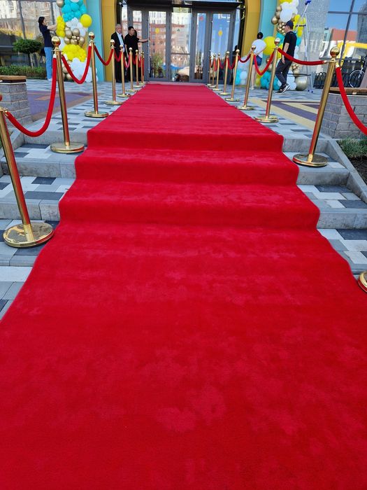 Аренда .Красная Дорожка .2.000т . Турникеты.Ограждения .ГазонНабор для