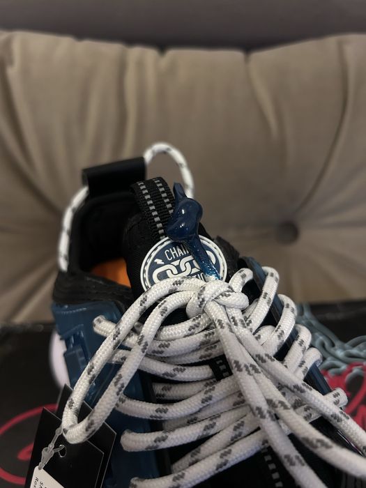 Versace chain reaction