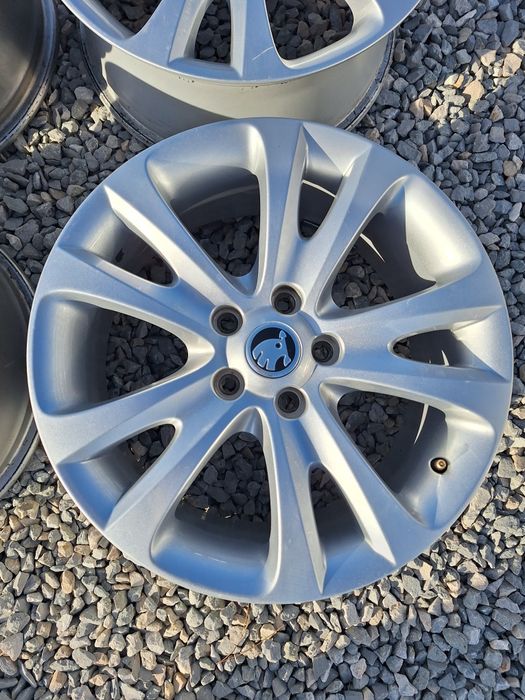 5x112.17цола.7.5j ET49. Оригинални Шкода