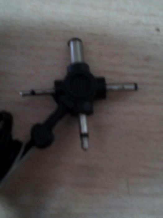 Адаптор переменного тока.