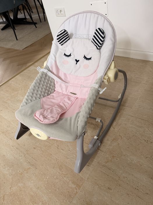 Scaun  / balansoar bebe cu vibratii