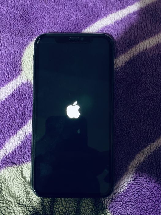 Продавам Iphone 11