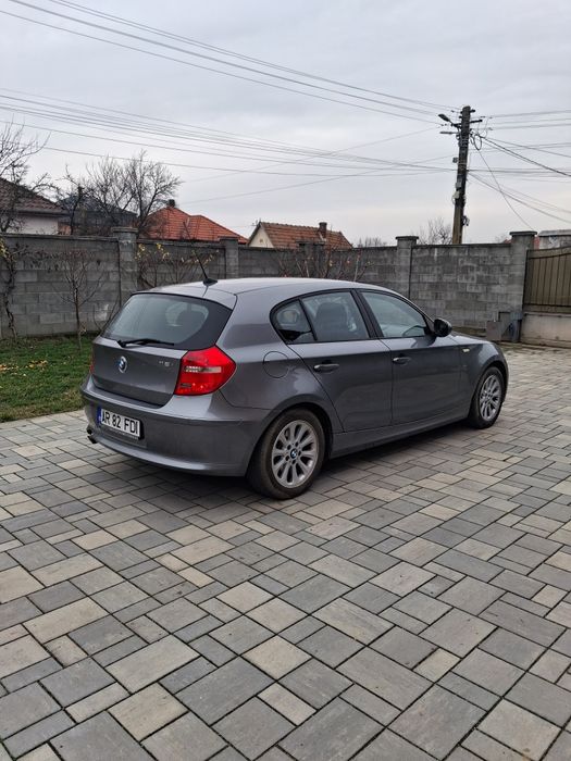 De vinzare BMW seria 1 an 2010  benzină motor 1995 ,(122 cai  putere))