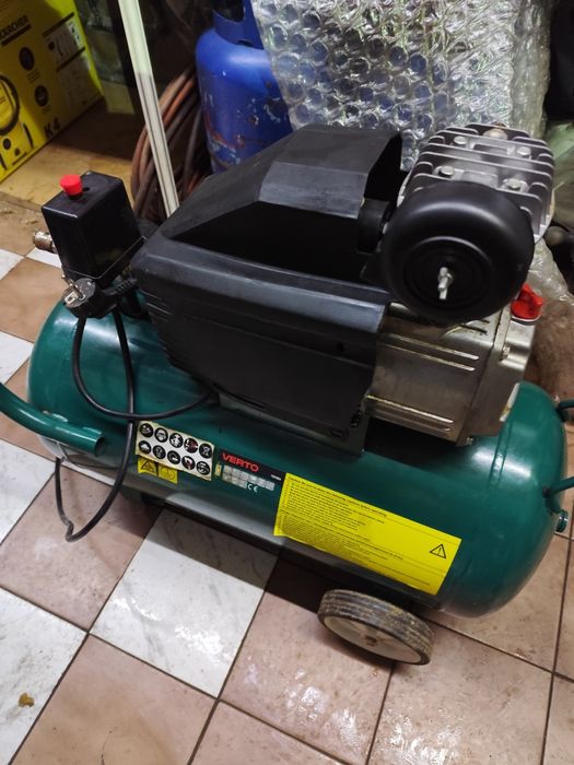 Продавам компресор 50 л. Верто с повреда