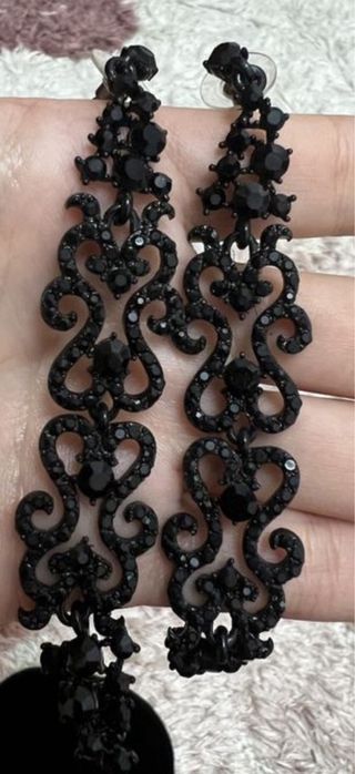 Cercei eleganti diferite modele