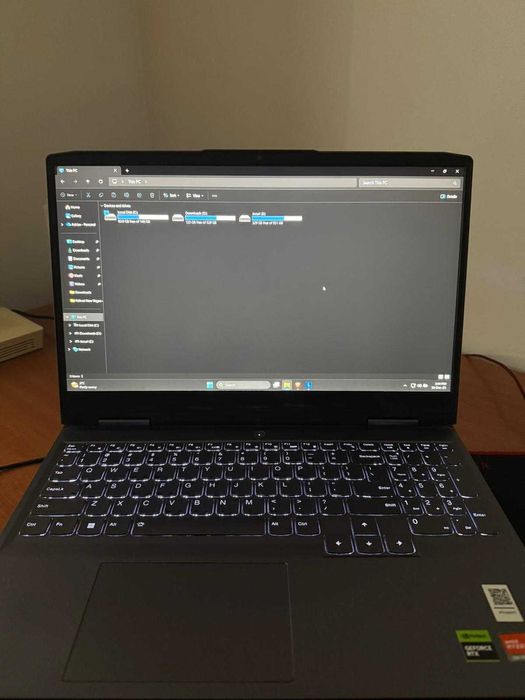 Laptop Gaming Lenovo LOQ 15 - RTX 4060, 32GB RAM, 1.5TB SSD