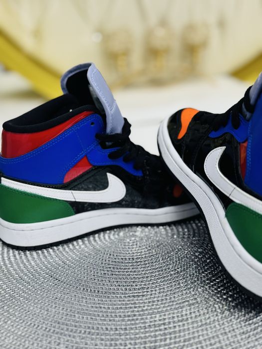 NIKE AIR JORDAN 1 MID, size 37,5