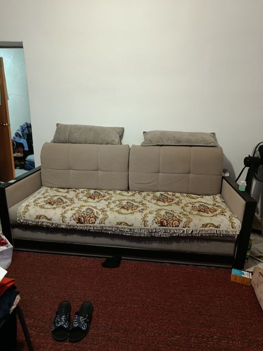 Большой диван для зала