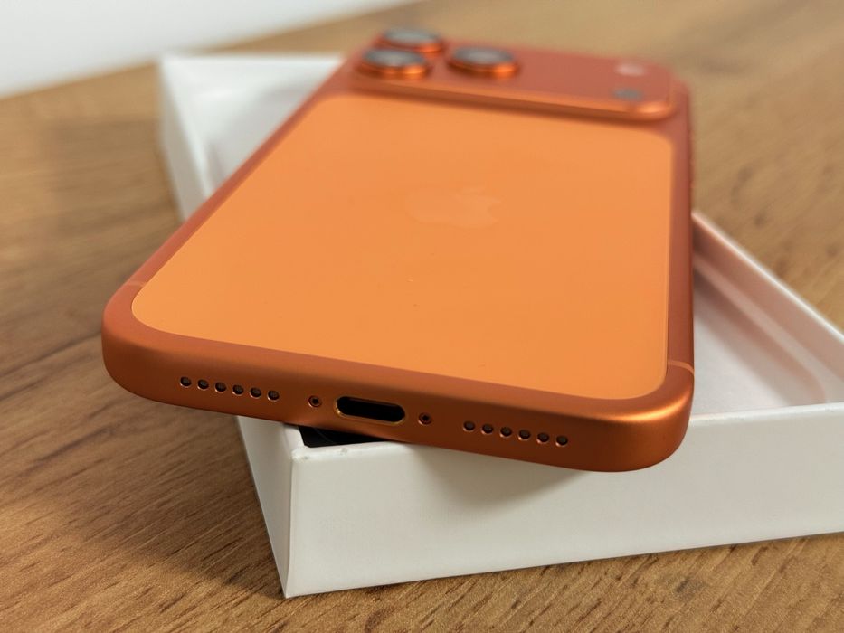 iPhone 17 Pro Max 0 зареждания!!!