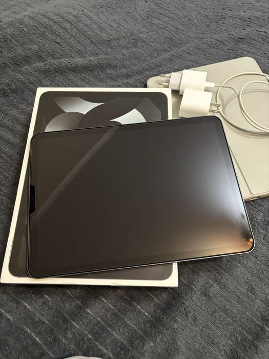 iPad Air 10.9, 2022, 256 ГБ / Отличное состояние