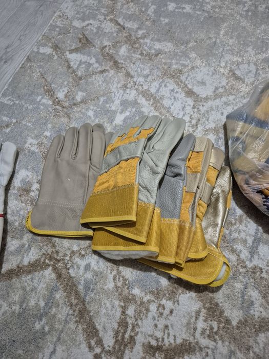 Рабочие перчатки