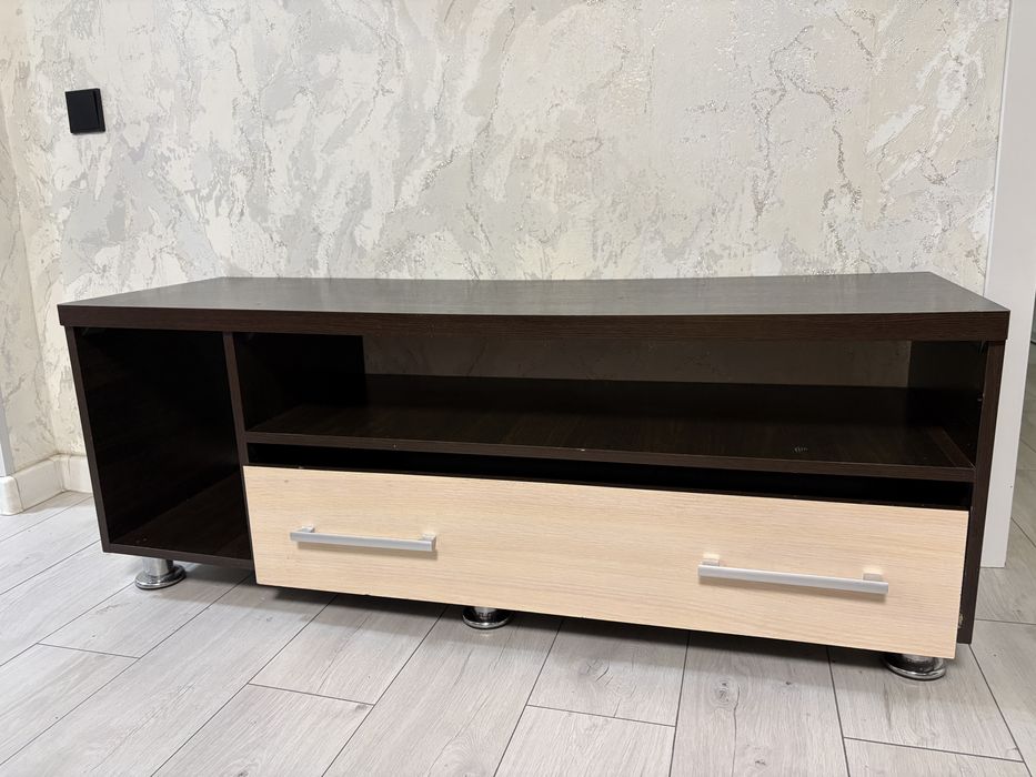 Шикарная тумба под телевизор 10000тг
