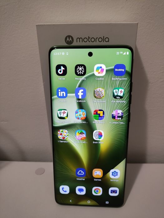 Motorola Edge 60 Shamrock зелен