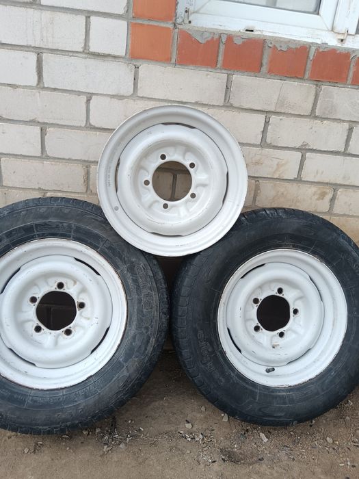 Продам шиня на волгу