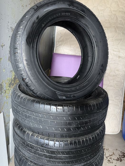 Продается шины 4 штук 235/65/17