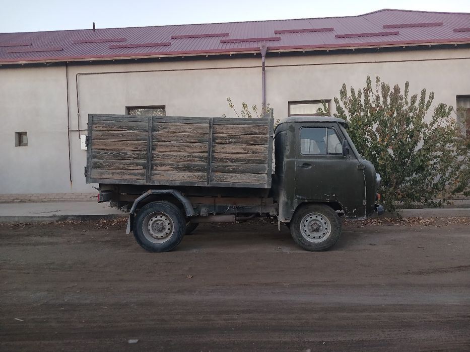 UAZ avtomobili sotiladi
