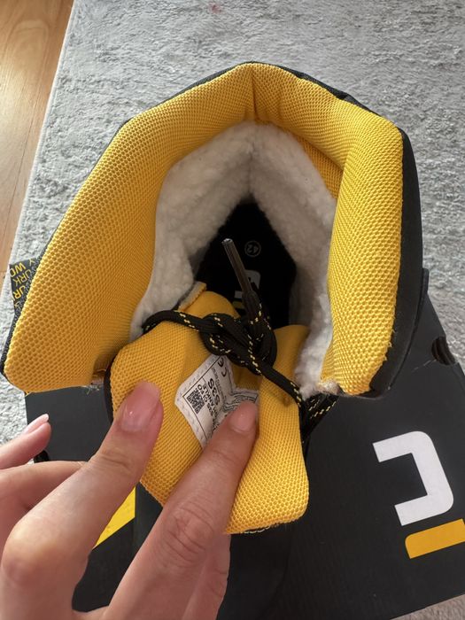 Продам спецобувь зимнюю