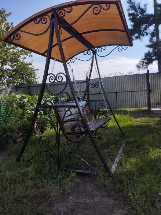 Продам качелю и лавочку