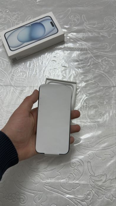 Iphone 15 sotiladi paket  3 sikl 128 pamit