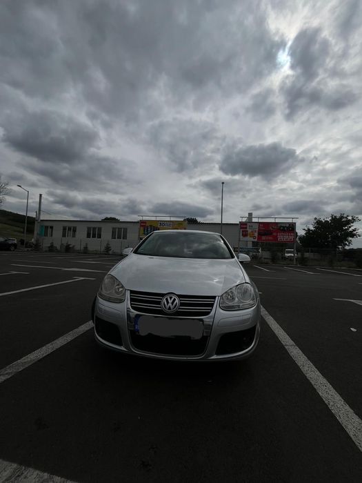Vând Volkswagen Golf 5
