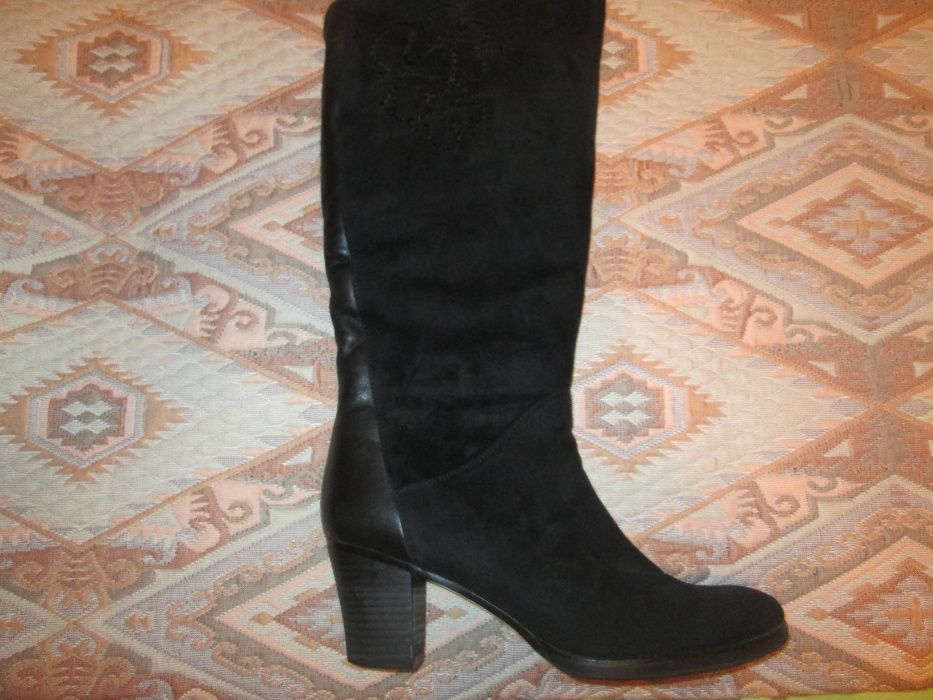 Продам женские сапоги