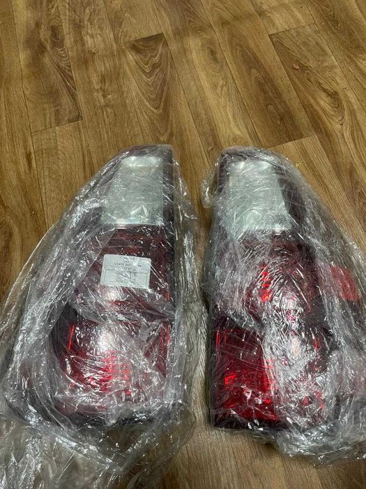 Фары задние оригинал