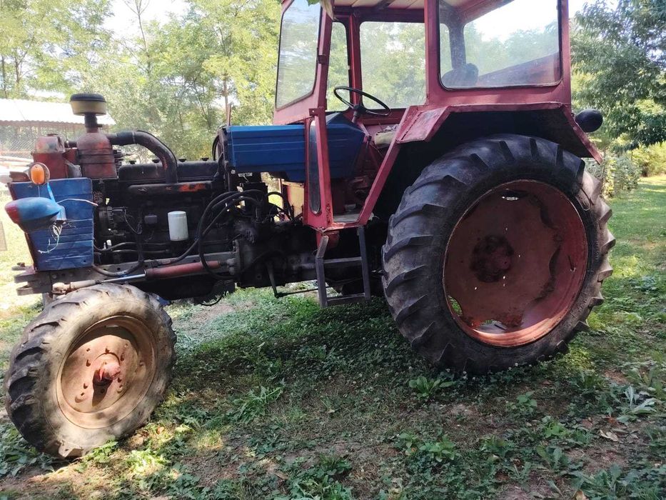 vand tractor u650 in stare buna.