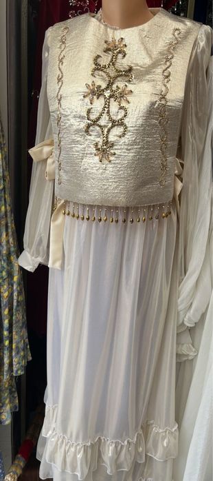 Қазақы нақыштағы көйлек