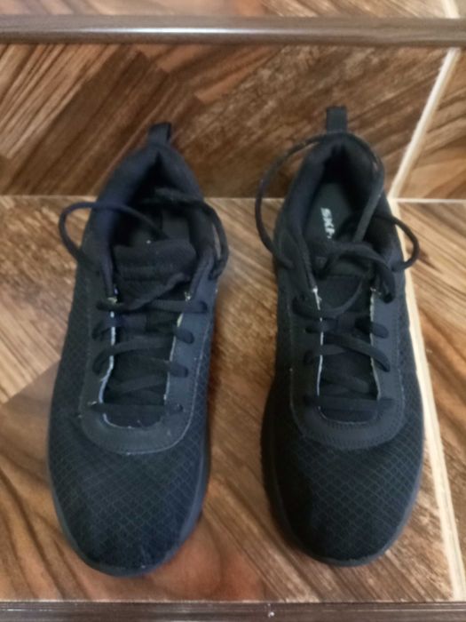 Кроссовки для подростка размер 36,37,38.Цена за все 100 тыс