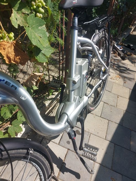 Bicicleta electrica  din alüminiu 8 viteze   incarcator