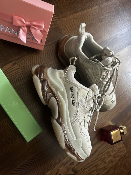 balenciaga triple s