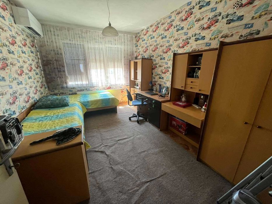 Продава се Четиристаен апартамент в Казанлък - 108 кв.м за 1297 €/кв.м - Снимка #2