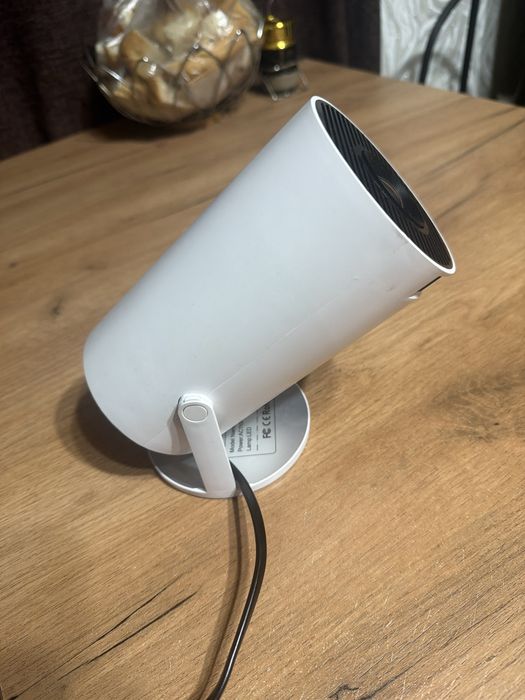 Продам проэктор новый