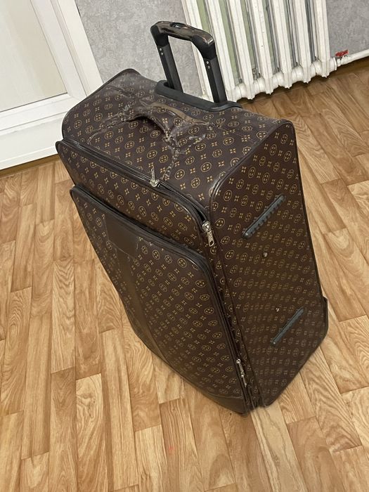 продам чемодан большой