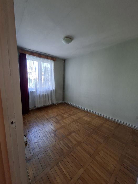 Vand apartament cu 3 camere in Dambu Pietros