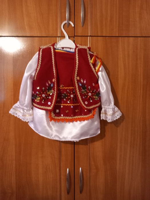 Costum copi 3-4 înălțimea 120 cm preț 2000 negociabil