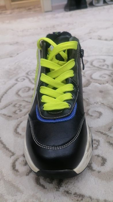 Продам красовки детские