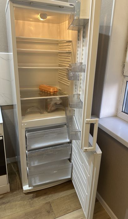 Продам холодильник Атлант