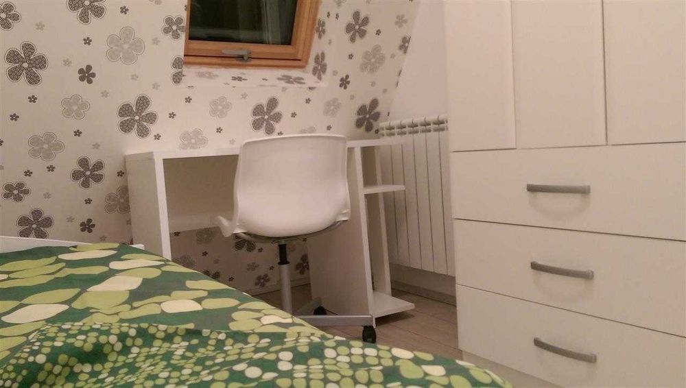 Дава се под наем Тристаен апартамент в Бургас, Център - 85 кв.м за 280.5 € - Снимка #4