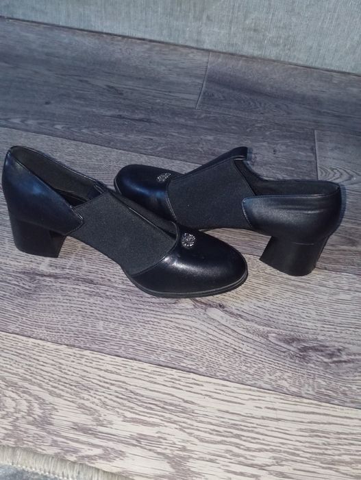 Продам туфли 40 размер