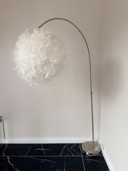 De vanzare lampa de podea cu pene albe