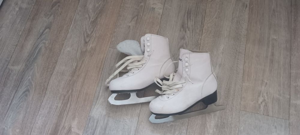 Коньки детские на девочку