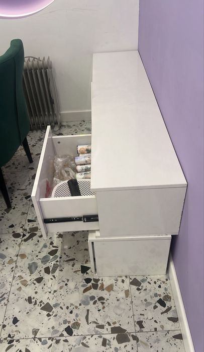 Продам срочно навесные тумбы