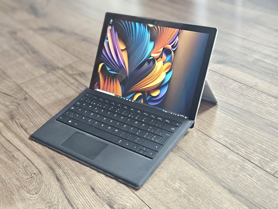 Tableta Microsoft Surface Pro 4, Intel i5, 8GB DDR3, SSD 256GB, 12.3"