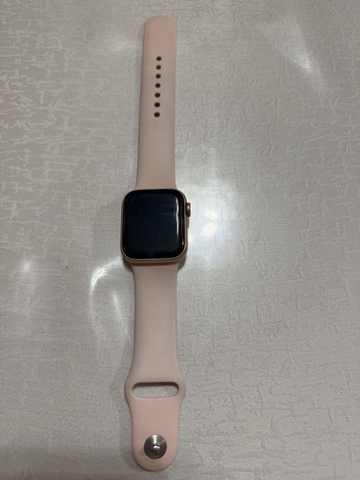Apple  watch  se