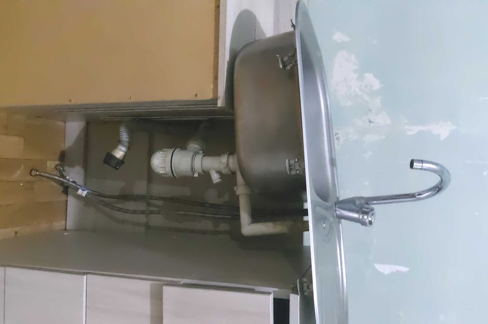 Продам кухонную мойку