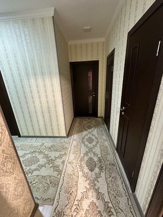 Квартира Сергели янги хает 8 худуд йол юзида дом