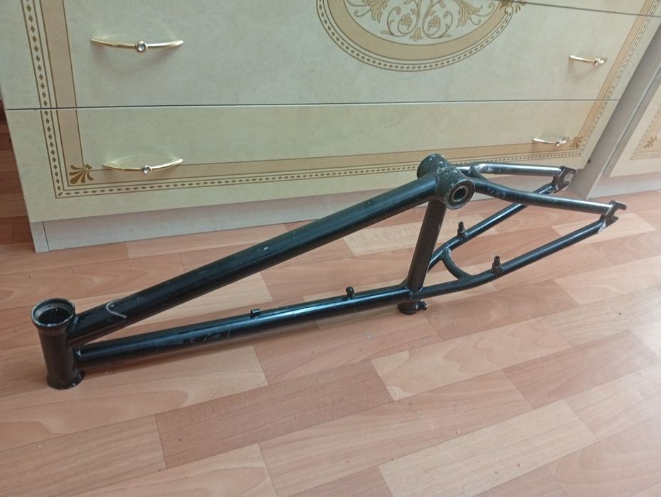 Продам  раму на бмх