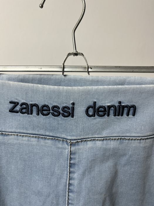 Одежда девушке.